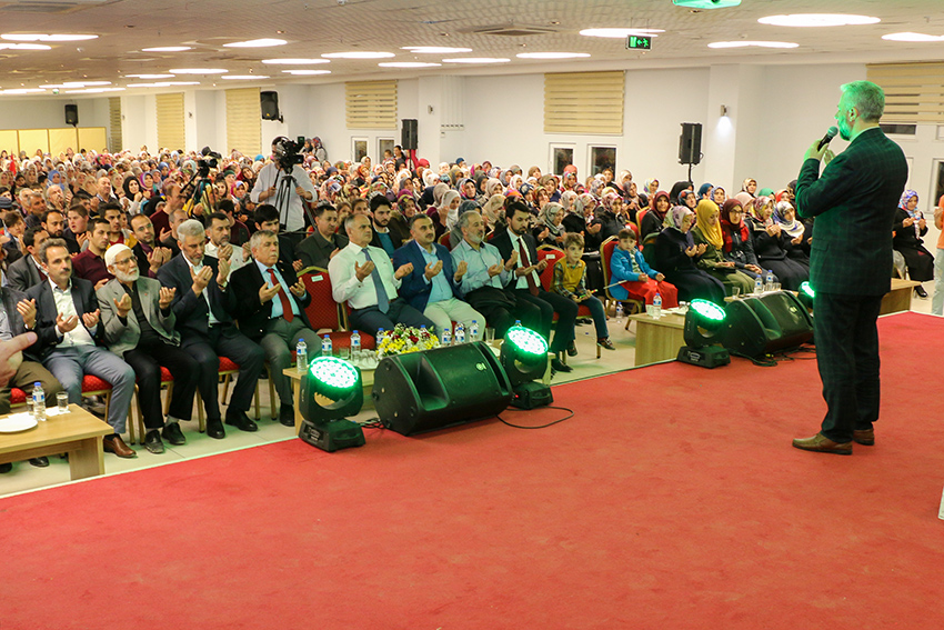 YAHYALI’DA ELLER “MEHMETÇİĞE DUA İÇİN” SEMAYA KALKTI